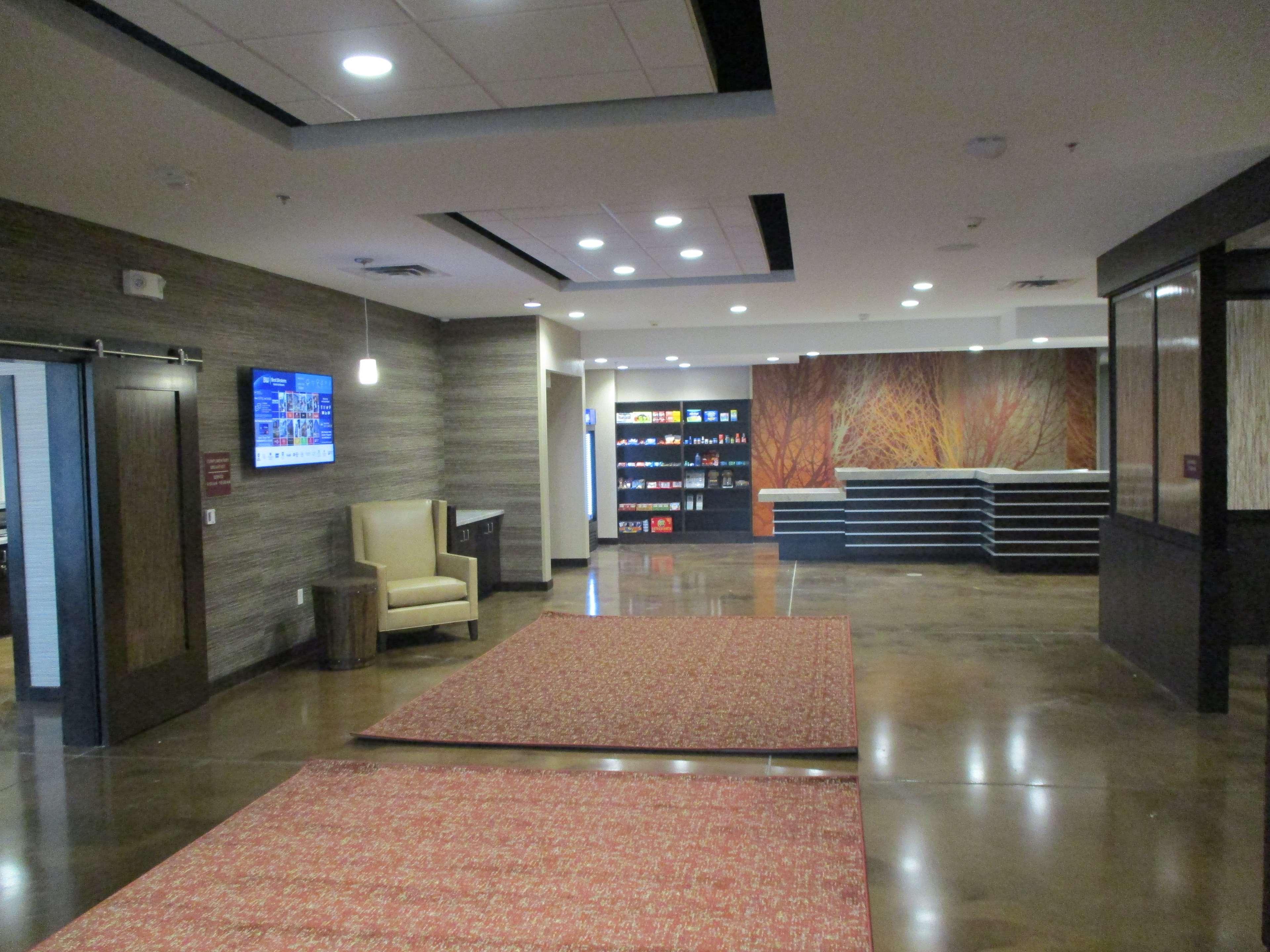 Best Western Plus Lakeview Hotel Madison Buitenkant foto