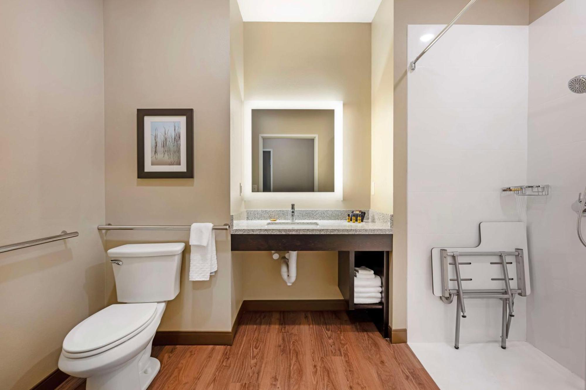 Best Western Plus Lakeview Hotel Madison Buitenkant foto