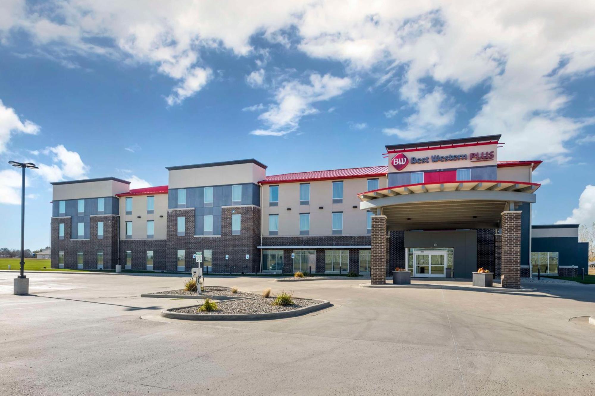 Best Western Plus Lakeview Hotel Madison Buitenkant foto