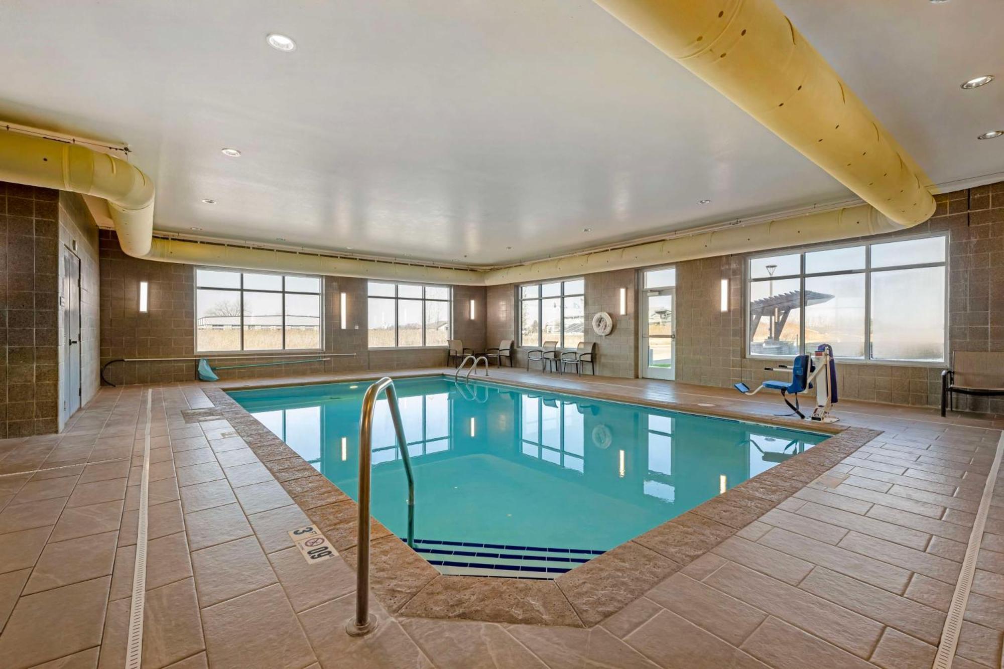 Best Western Plus Lakeview Hotel Madison Buitenkant foto