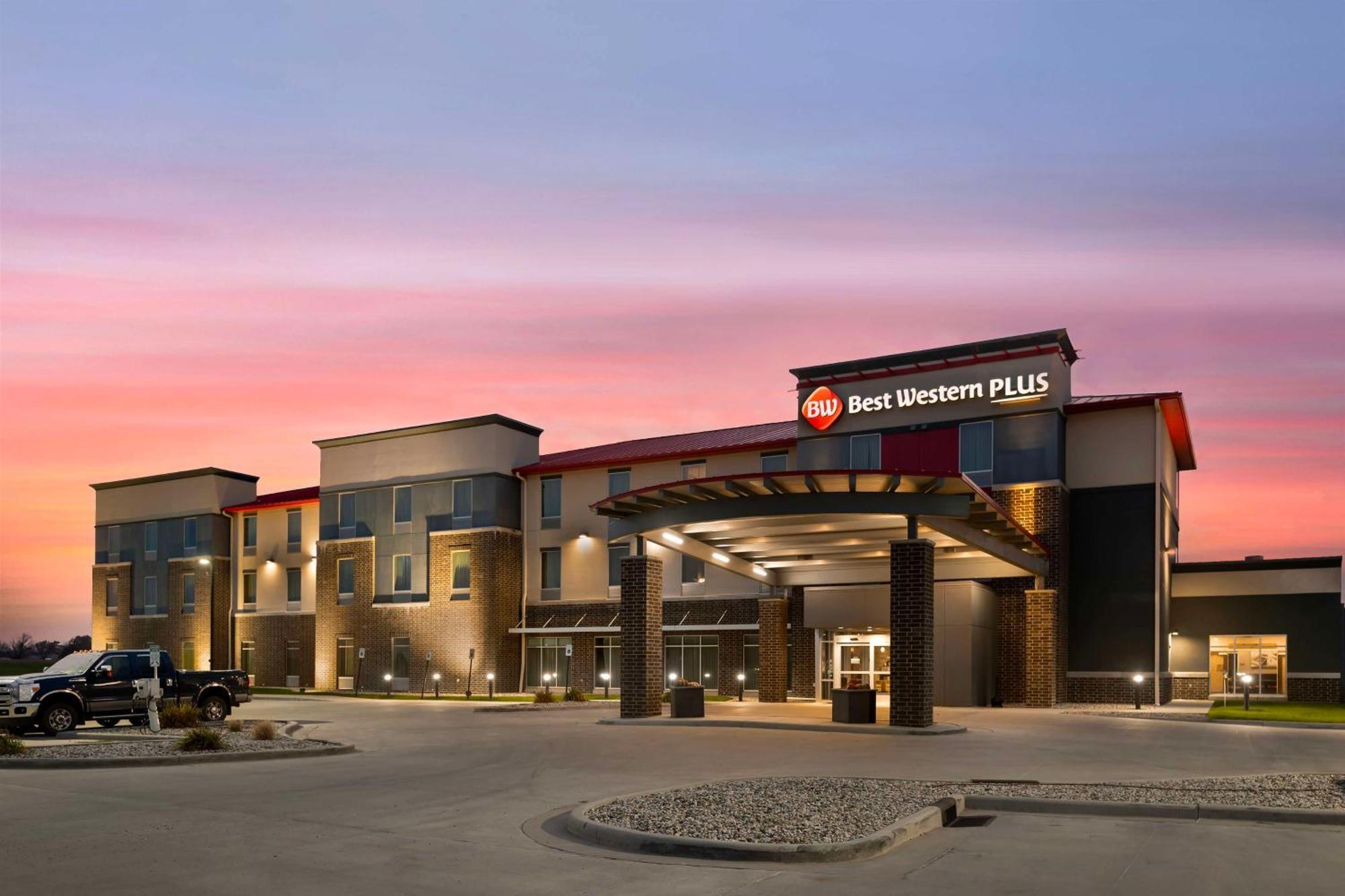 Best Western Plus Lakeview Hotel Madison Buitenkant foto